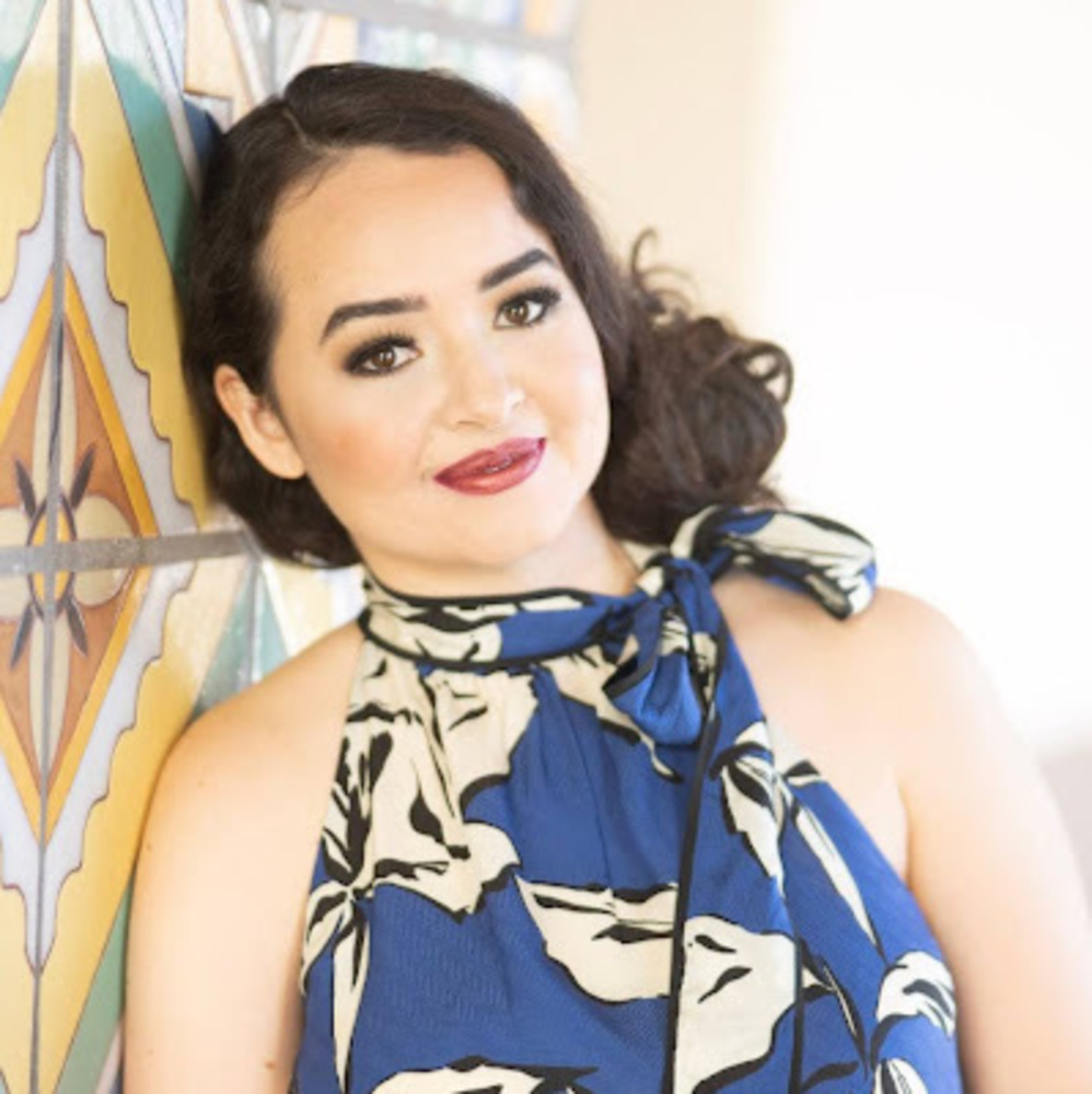 Meet your Posher, Beatriz